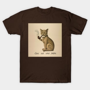 Ceci n'est pas une pipe - Magritte parody opinionated cat T-Shirt
